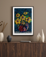 Load image into Gallery viewer, Flores Amarillas y Florero Redondo
