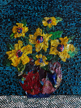 Load image into Gallery viewer, Flores Amarillas y Florero Redondo
